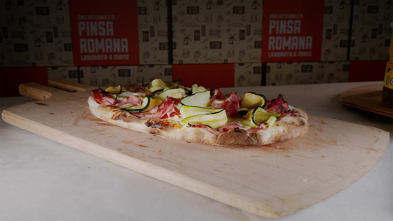 vaccani-cos-e-la-pinsa-romana Pinsa con pomodorino zucchine e formaggio | Vaccani